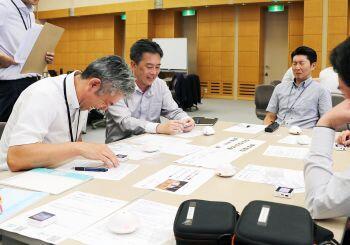 生理痛体験研修を実施の様子1