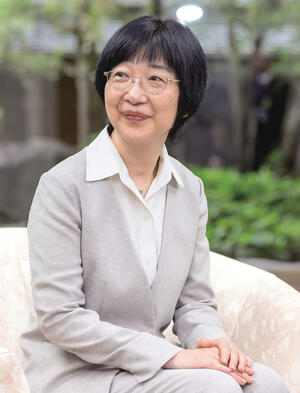 社外取締役　加野理代