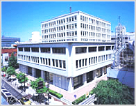 山梨中央銀行建物