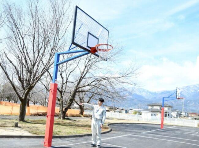バスケコート改修 ゴール２基も新調