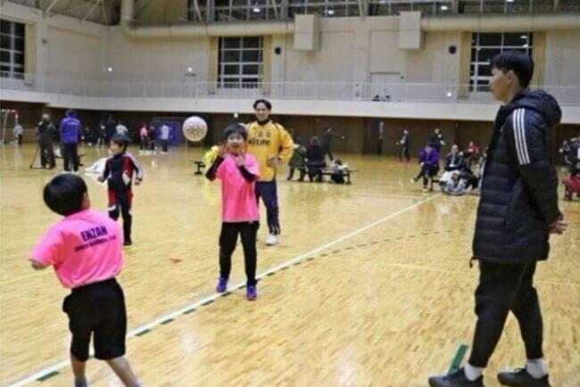 市出身実業団選手  子どもに技術指導