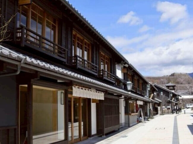 来月開業の「こうふ亀屋座」で内覧会　小江戸の情緒を演出