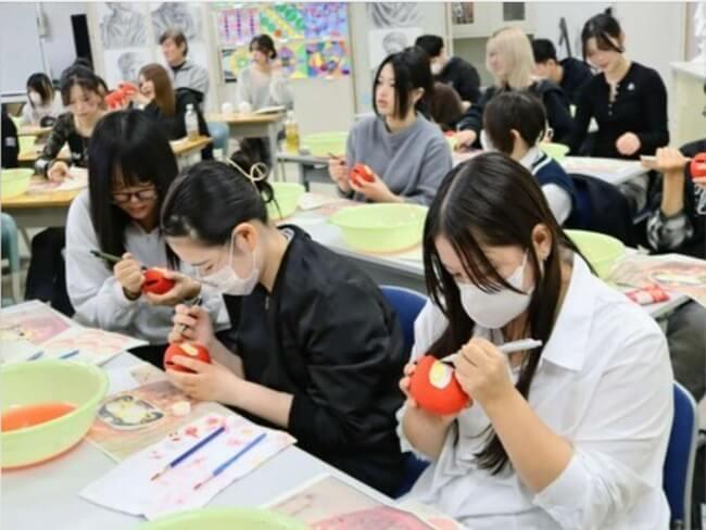 甲州だるま　生徒が製作