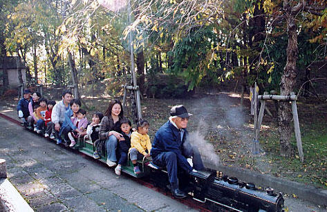 韮崎中央公園ミニSL.jpg