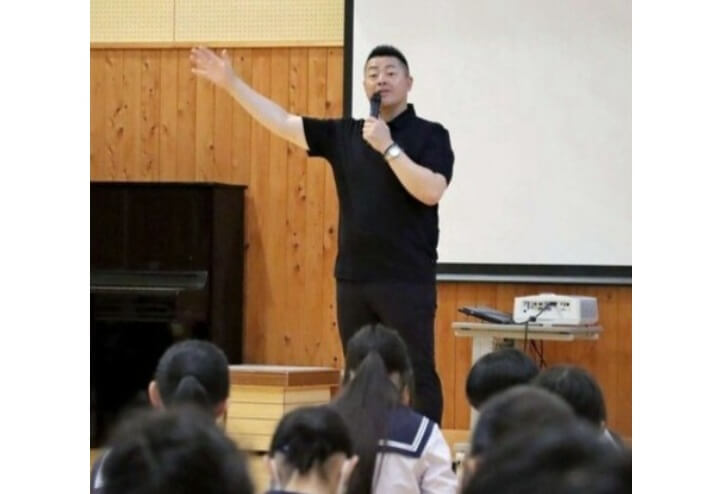 「夢を目標に変えて」 大月東中学校 小林雅英さん講演