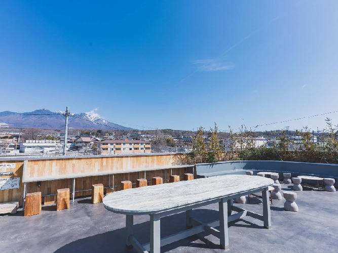 Happy Medium Club_08.jpg