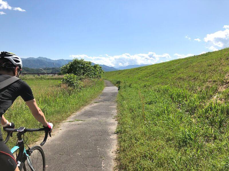 山梨のサイクリングコース〜季節の風と匂いを楽しむルートのご紹介