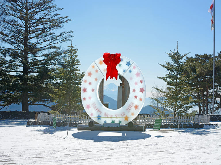 清泉寮　 巨大！氷のリース （GIANT ICE WREATH）